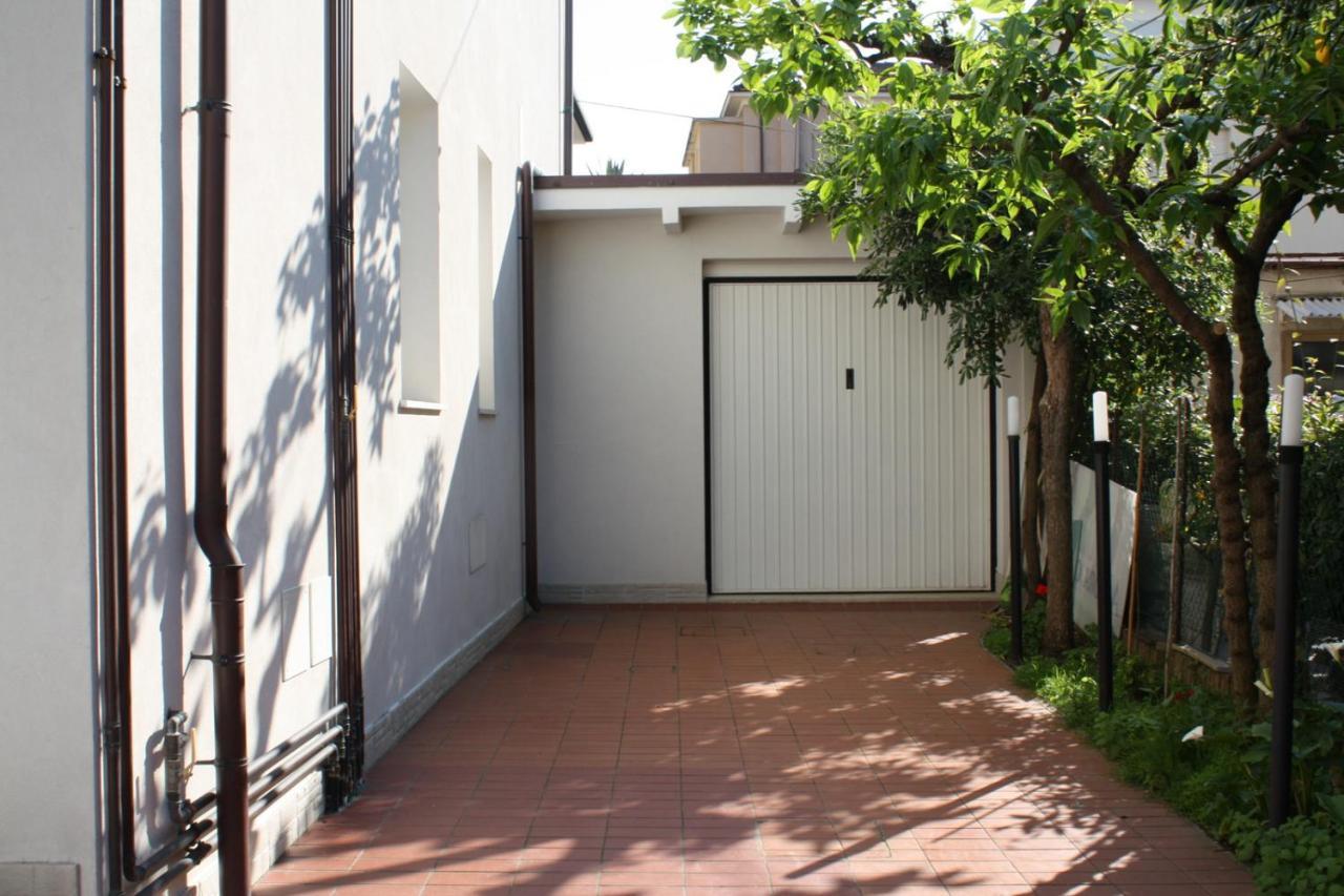 Casa Vacanze Aurora Centro Rimini Exterior photo